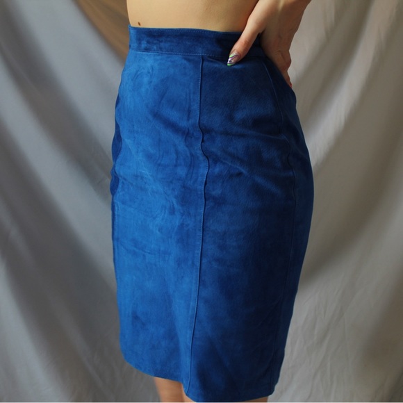 VINTAGE Blue sued leather skirt - Picture 3 of 5